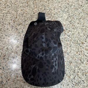 Lululemon 🍋 Ponytail Hat